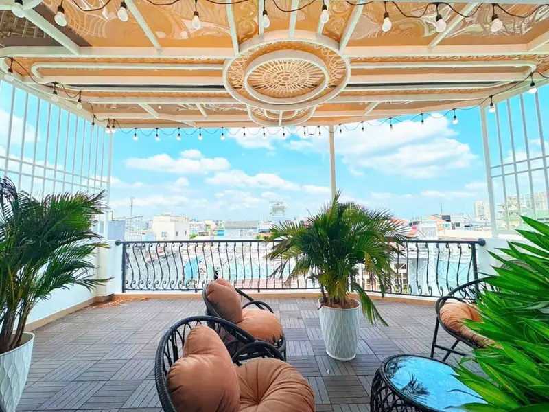 Nhà góc 2 mặt tiền, xe hơi tránh, 4 tầng rộng rãi gần Quận 7... Bán nhà riêng tại Nhà Bè, Hồ Chí Minh 01
