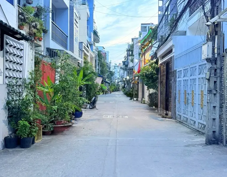 Bán nhà Hẻm Xe Hơi, 2 tầng diện tích 108m2, Lạc Long Quân Tân Bình, mặt tiền 4.5m,... Bán owner_side tại Bảy Hiền, Hồ Chí Minh 01