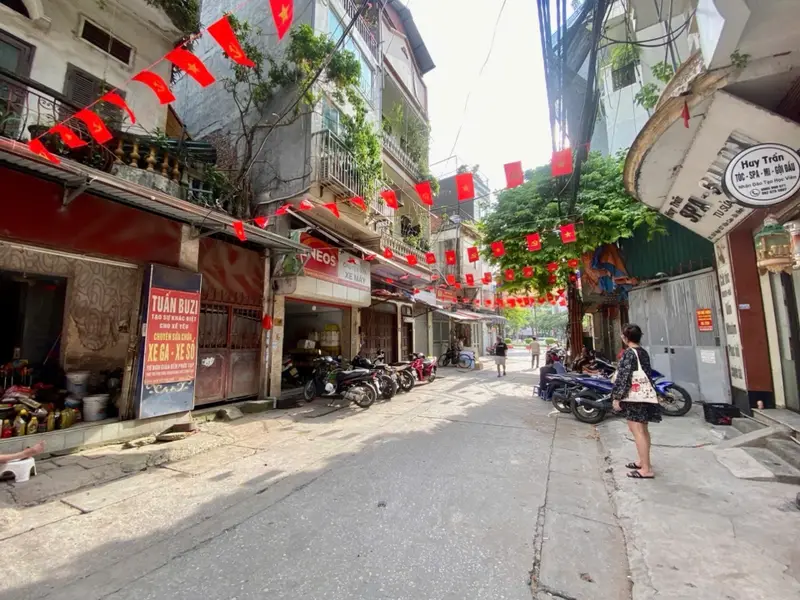 Cơ hội sở hữu nhà riêng gần phố Văn Cao quận Ba Đình duy nhất hôm nay 56m, 9,7 tỷ
LH 0387354682... Bán nhà riêng tại Ngọc Hà, Hà Nội 01