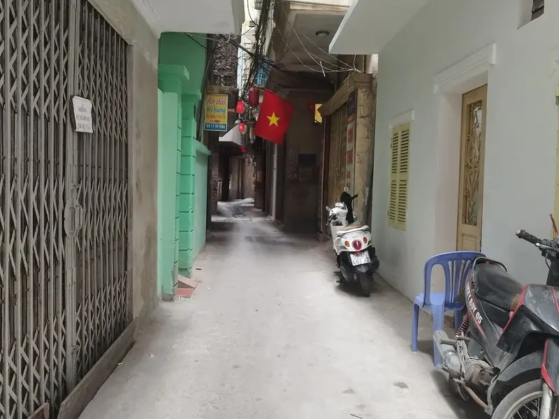 Bán nhà Khâm Thiên, 50m ra phố, 20m 4 tầng ở luôn, sổ đỏ nở hậu... Bán nhà riêng tại Văn Miếu - Quốc Tử Giám, Hà Nội 01