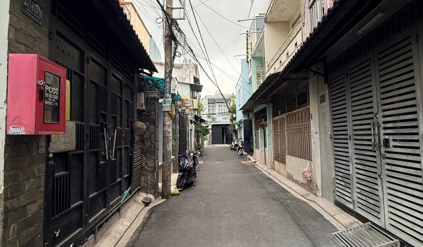 Bán nhà 4 tầng 32m2 hẻm xe hơi Tân Phú 3 phòng ngủ 4 phòng tắm... Bán nhà riêng tại Tân Sơn Nhì, Hồ Chí Minh 01