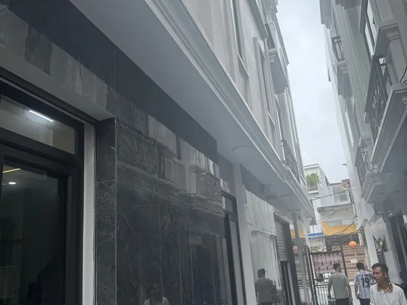 Nhà riêng 3 tầng khu vực Kiến An với mặt tiền rộng và ô tô đỗ cửa... Bán nhà riêng tại Kiến An, Hải Phòng 01