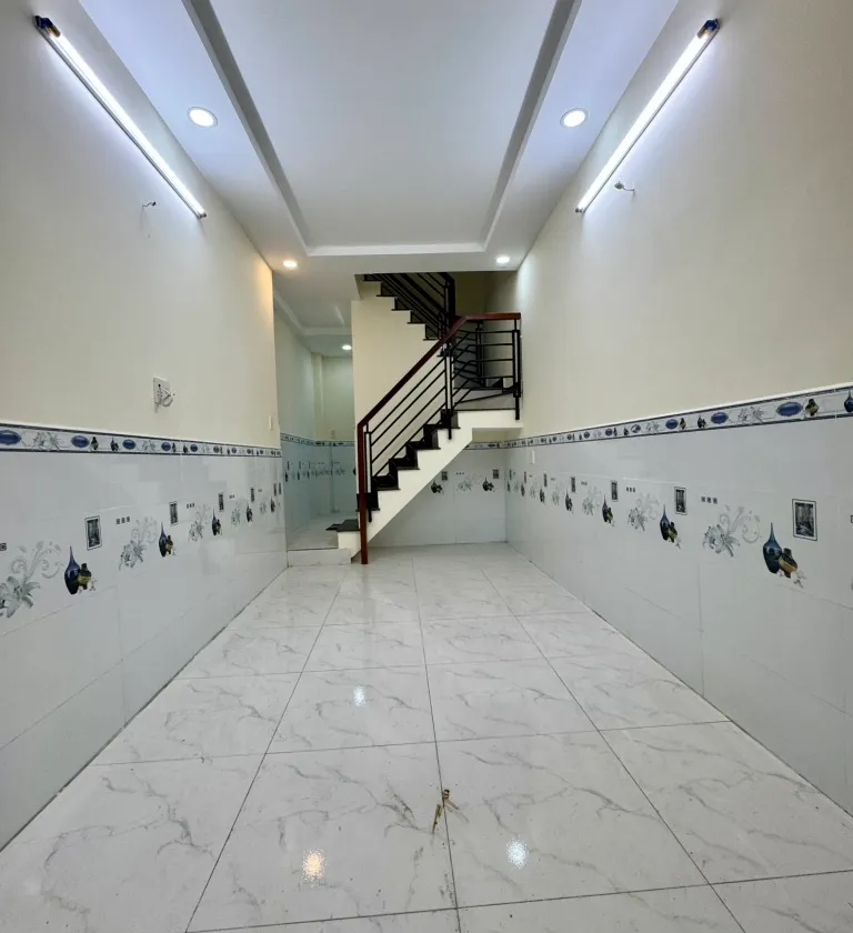 Nhà 3 tầng đẹp, hẻm ba gác, đâu cần phải xa trung tâm... Bán nhà riêng tại Xuân Hòa, Hồ Chí Minh 01