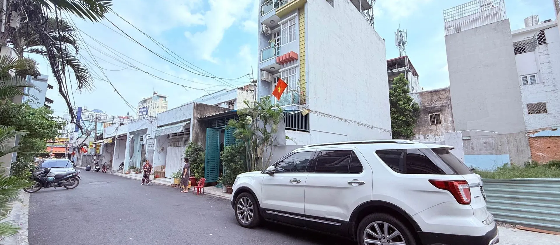 Nhà 3 tầng 5 phòng ngủ, hẻm như mặt tiền đường 10m tại Tân Bình... Bán nhà riêng tại Tân Sơn, Hồ Chí Minh 01