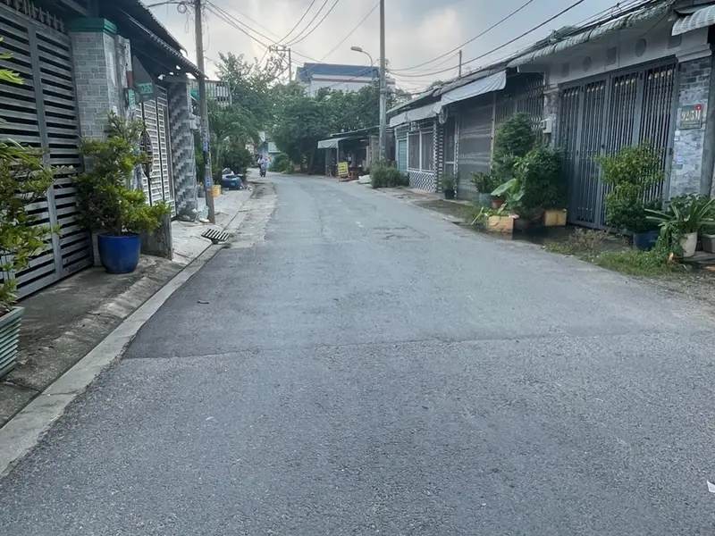 Bán Mt nhựa gần sân banh Thới Tứ, Hóc Môn, 6x20m bán 5.x tỷ... Bán nhà mặt phố tại Đông Thạnh, Hồ Chí Minh 01