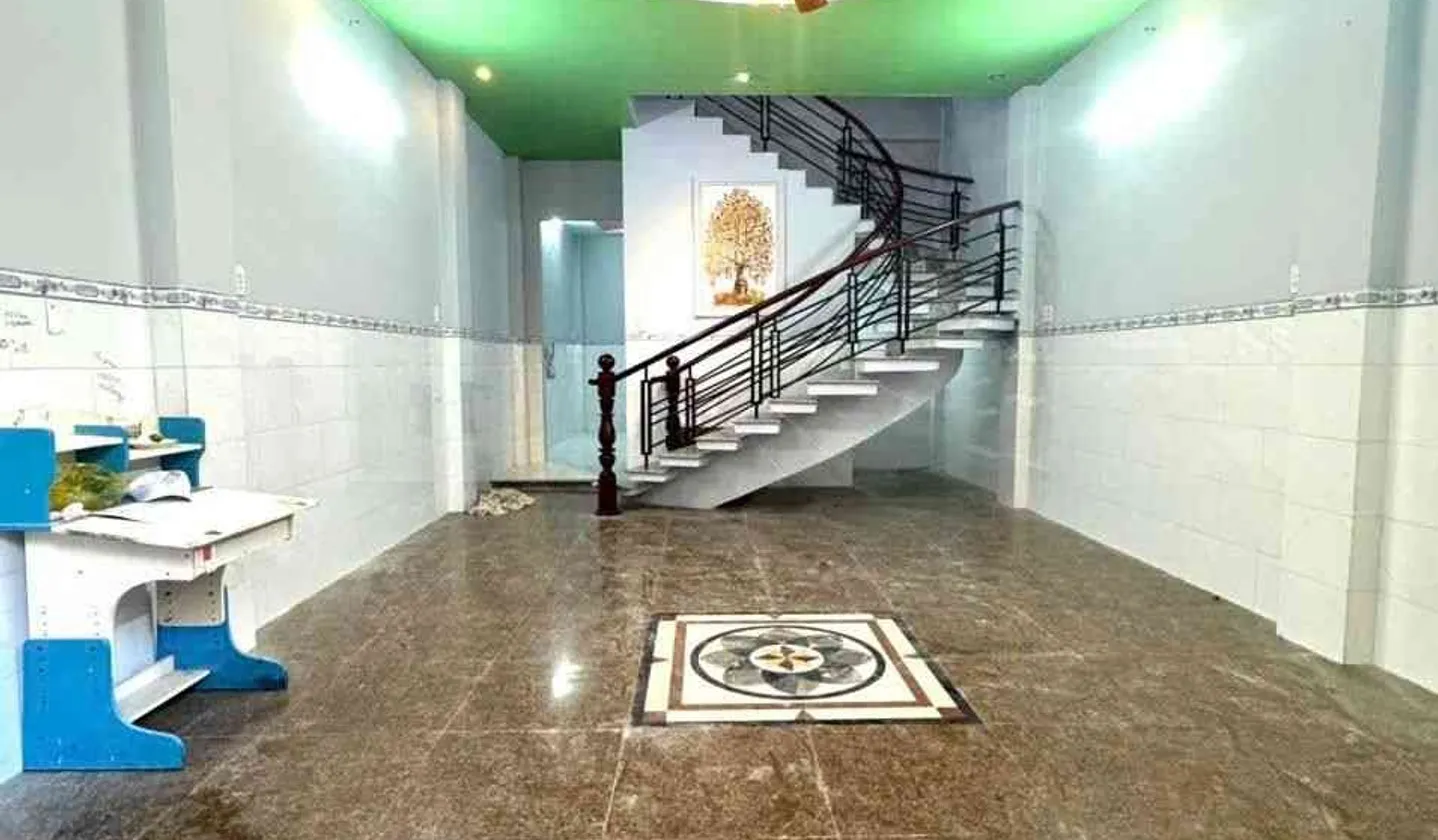 Nhà riêng 4 tầng rộng rãi tại khu vực an ninh, tiện xe hơi ra vào... Bán nhà riêng tại Bình Trị Đông, Hồ Chí Minh 01