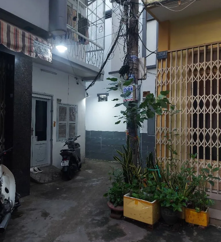 Nhà đẹp Quận 10, 4PN, vào ở ngay, giá hợp lý... Bán nhà riêng tại Vườn Lài, Hồ Chí Minh 01