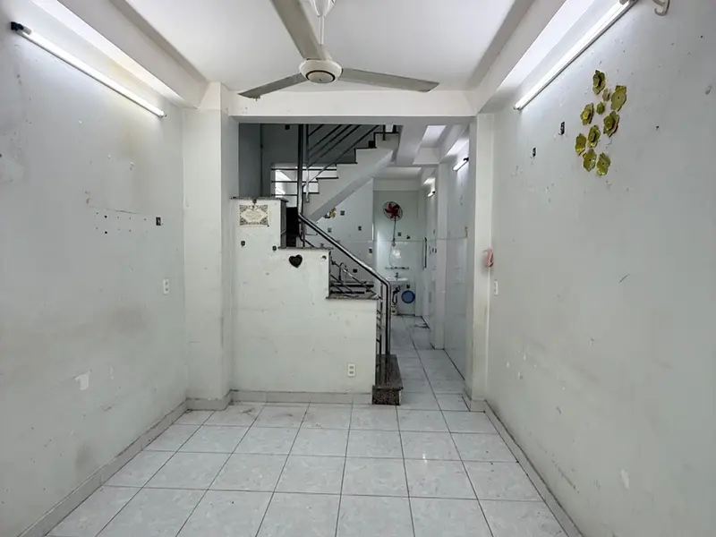 Nhà 5 tầng hẻm rộng Lạc Long Quân - Không gian sống tiện nghi... Bán nhà riêng tại Bảy Hiền, Hồ Chí Minh 01