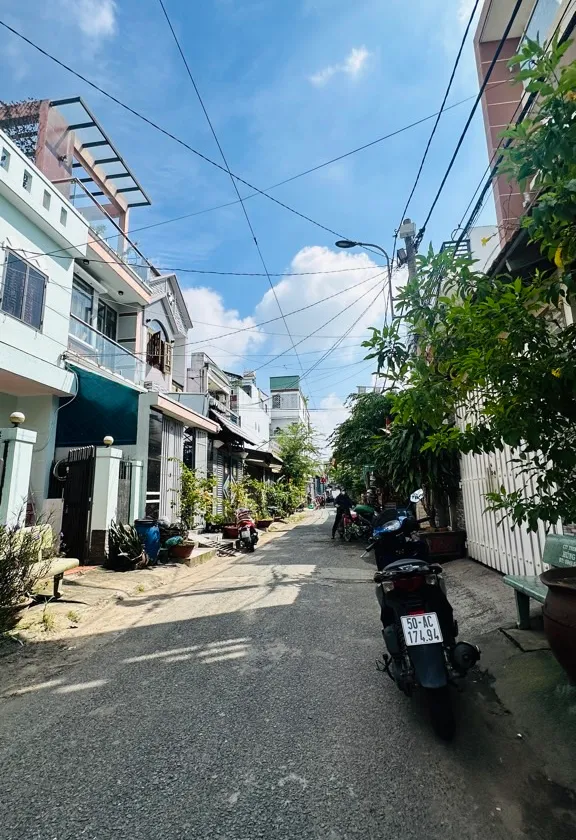 Nhà 4PN hiện đại ngay hẻm xe tải Trường Chinh, Q12... Bán nhà riêng tại Đông Hưng Thuận, Hồ Chí Minh 01