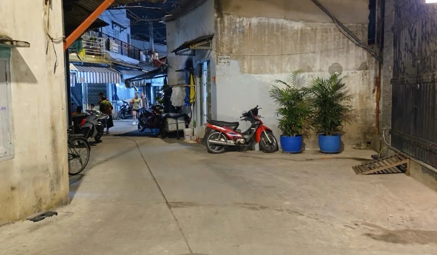 Nhà 2 tầng hẻm xe hơi gần quận 11, Tân Bình giá 2,55 tỷ... Bán nhà riêng tại Bảy Hiền, Hồ Chí Minh 01