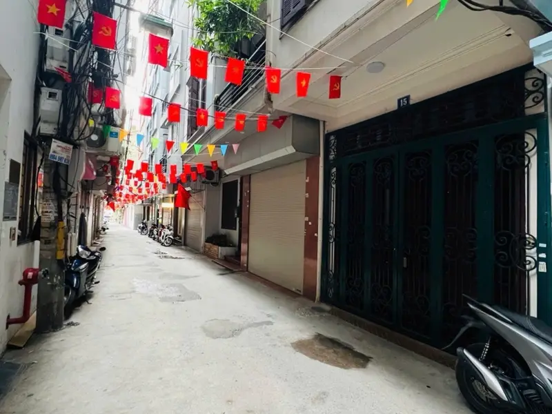 NHÀ NGUYỄN CHÍ THANH-GẦN BỆNH VIỆN MẮT HÀ NỘI-Ô TÔ 7 CHỖ QUA NHÀ-SỔ 49/55m... Bán nhà riêng tại Láng, Hà Nội 01