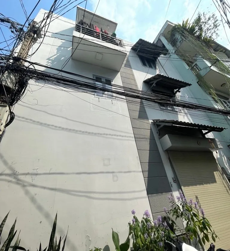 Nhà lô góc 2 mặt hẻm Trần Quang Diệu - Sống tiện nghi, không gian thoáng... Bán nhà riêng tại Nhiêu Lộc, Hồ Chí Minh 01