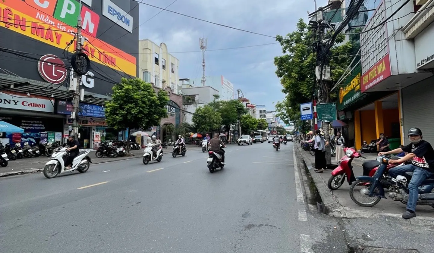 Bán nhà mặt phố vị trí lô góc tại Trần Nguyên Hãn, diện tích 176 m2, mặt tiền 7,2 m, pháp lý đầy đủ... Bán nhà mặt phố tại An Biên, Hải Phòng 01
