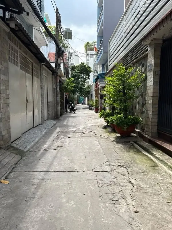 BÁN NHÀ QUẬN 10 ĐƯỜNG LÝ THƯỜNG KIỆT NGAY NHÀ THI ĐẤU PHÚ THỌ, HẺM 3m THÔNG, 40M2 -3TẦNG-3PN- 6,5tỷ... Bán nhà riêng tại Diên Hồng, Hồ Chí Minh 01