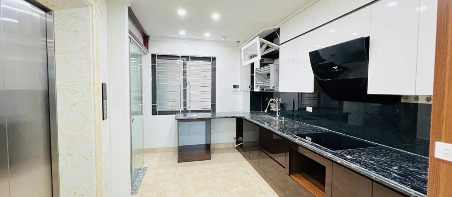 Bán nhà riêng 7 tầng tại Nguyễn Lương Bằng, Đống Đa, thuận tiện kinh doanh văn phòng... Bán nhà riêng tại Đống Đa, Hà Nội 01