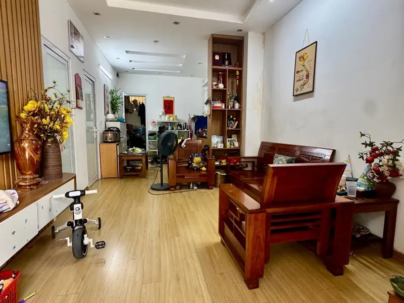 Bán căn hộ chung cư lô góc 3 mặt thoáng tại Vũ Hữu, diện tích 40m² giá 6,5 tỷ... Bán căn hộ chung cư tại Đại Mỗ, Hà Nội 01