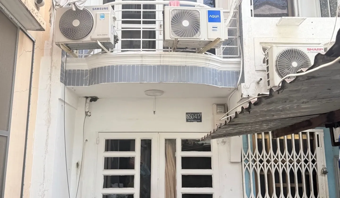 Nhà nhỏ xinh Quận 10 giá mềm, cực hiếm có cho ai nhanh tay... Bán nhà riêng tại Vườn Lài, Hồ Chí Minh 01
