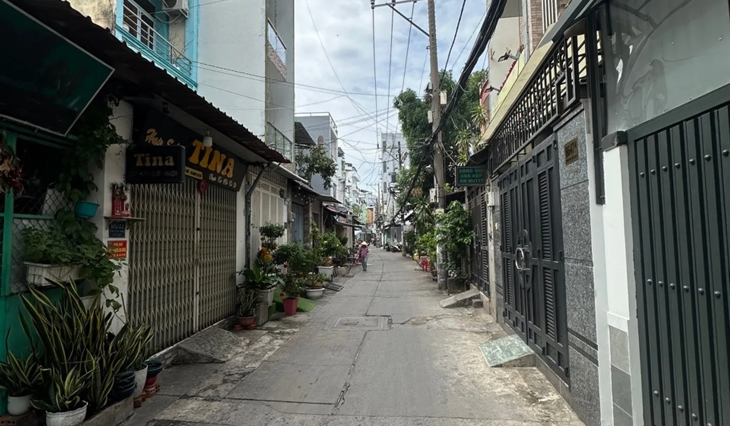 Nhà đẹp hẻm ô tô trung tâm, giá mê ly... Bán nhà riêng tại Tân Phú, Hồ Chí Minh 01