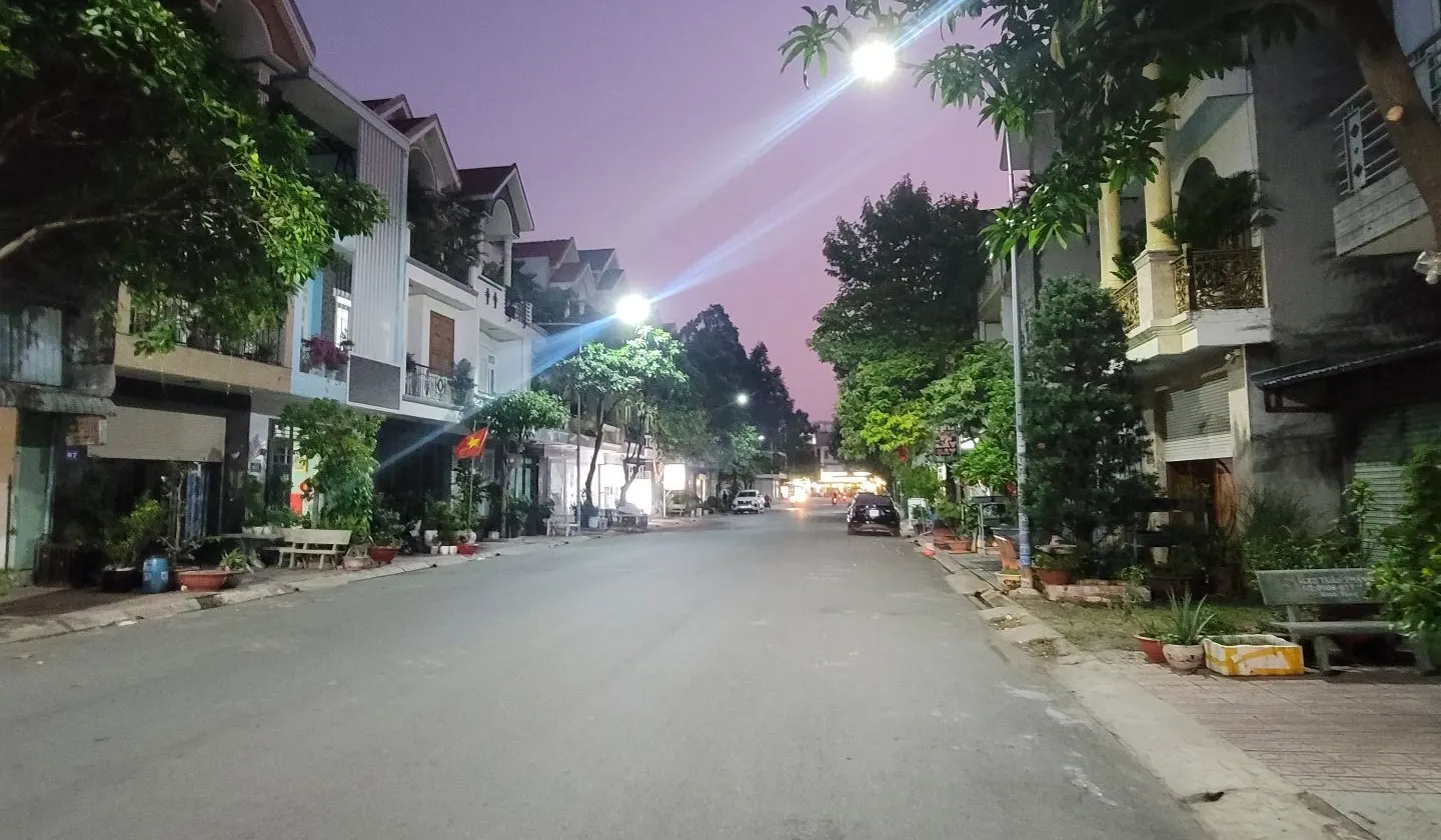 Nhà Mặt Phố Đẹp Tinh Tế - Giá Tốt Nhất Toa Xe Lửa... Bán nhà mặt phố tại Dĩ An, Hồ Chí Minh 01