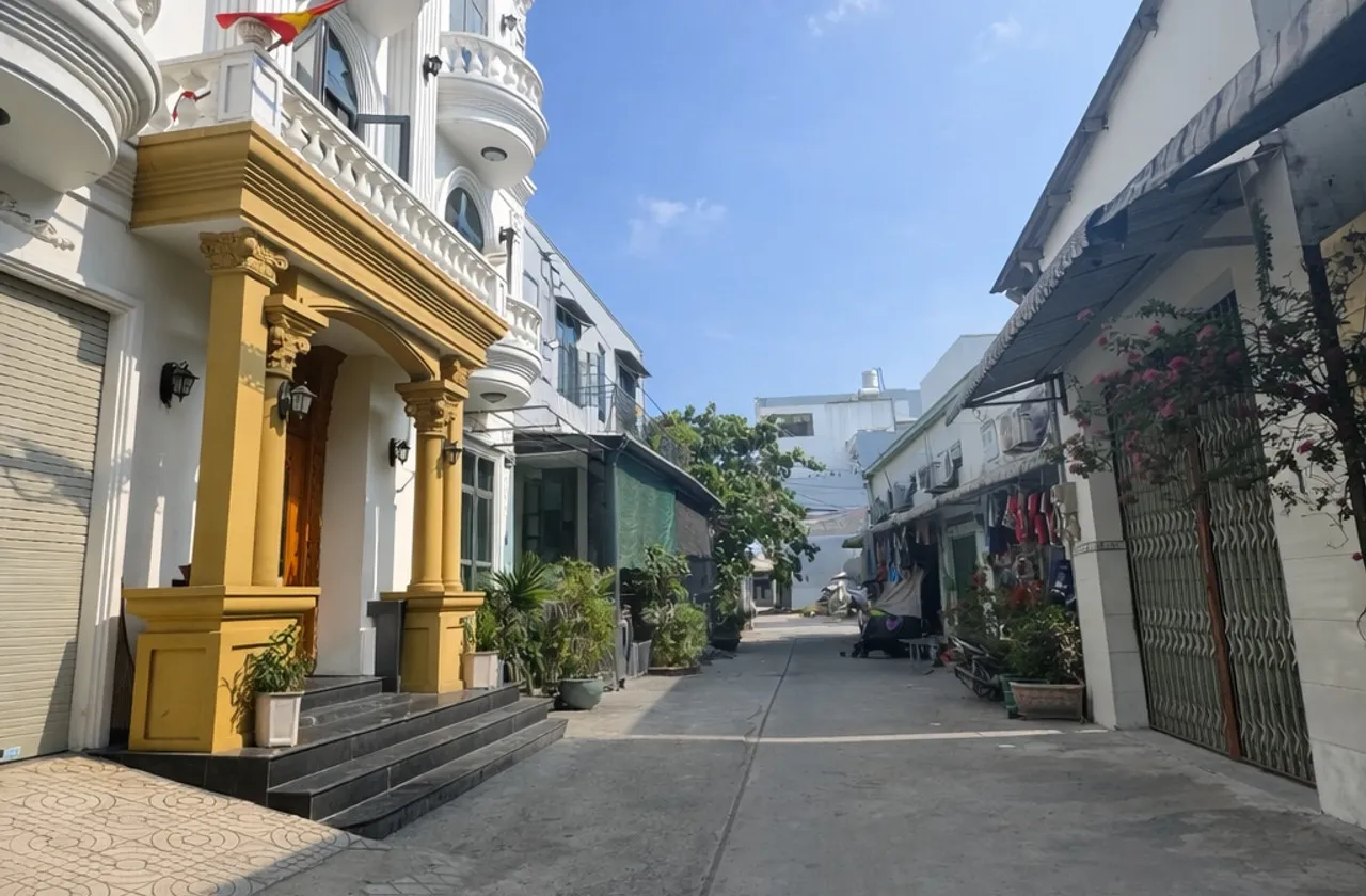Biệt phủ Pháp cổ 4 tầng, 4 phòng ngủ rộng 82m2, giá 6.5 tỷ tại Tân Tạo... Bán nhà riêng tại Tân Tạo, Hồ Chí Minh 01