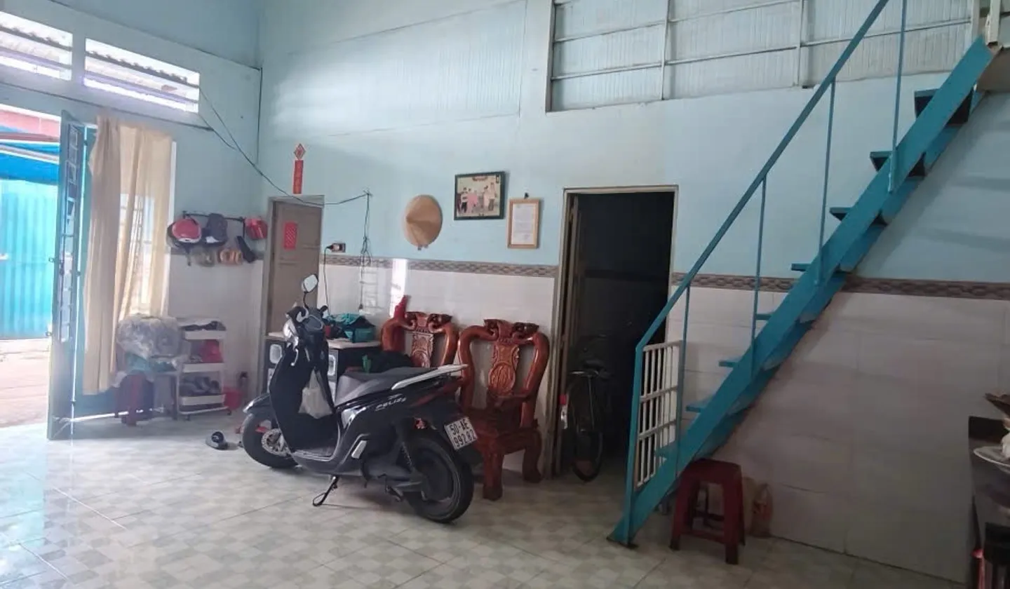 Nhà sổ riêng+ 2 tầng rộng 74.8m2 ở trung tâm Hóc Môn giá 4.2 tỷ... Bán nhà riêng tại Hóc Môn, Hồ Chí Minh 01