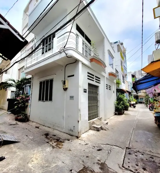 Nhà 2 lầu mới, mặt tiền rộng, hiếm có tại Quận 10... Bán nhà riêng tại Hòa Hưng, Hồ Chí Minh 01