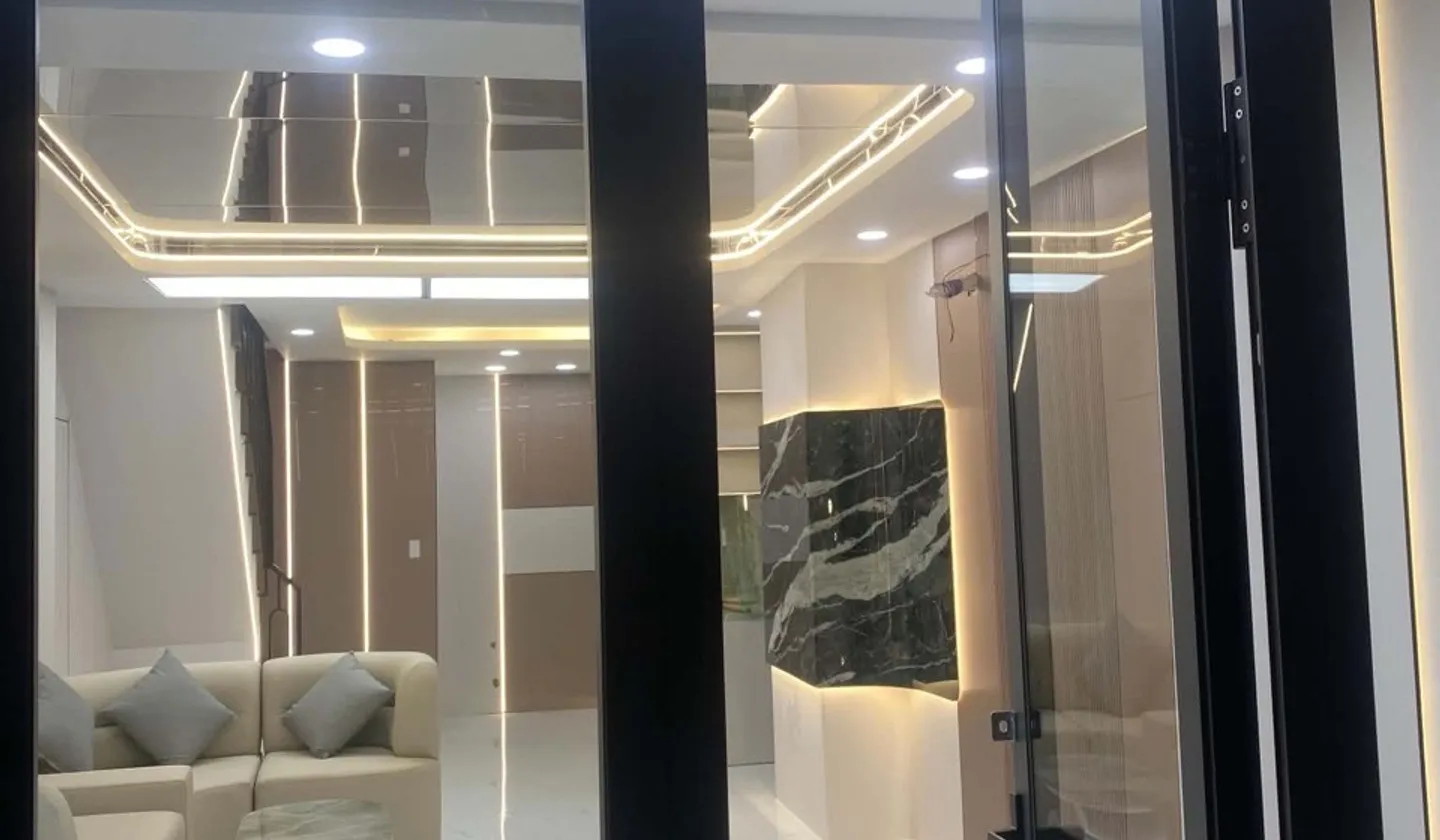 NHÀ MỚI 4 TẦNG NỘI THẤT CAO CẤP - NHÀ MỚI Ở NGAY - CÁCH PHẠM THẾ HIỂN CHỈ 100M - GI.Á 5.X TỶ... Bán nhà riêng tại Chánh Hưng, Hồ Chí Minh 01