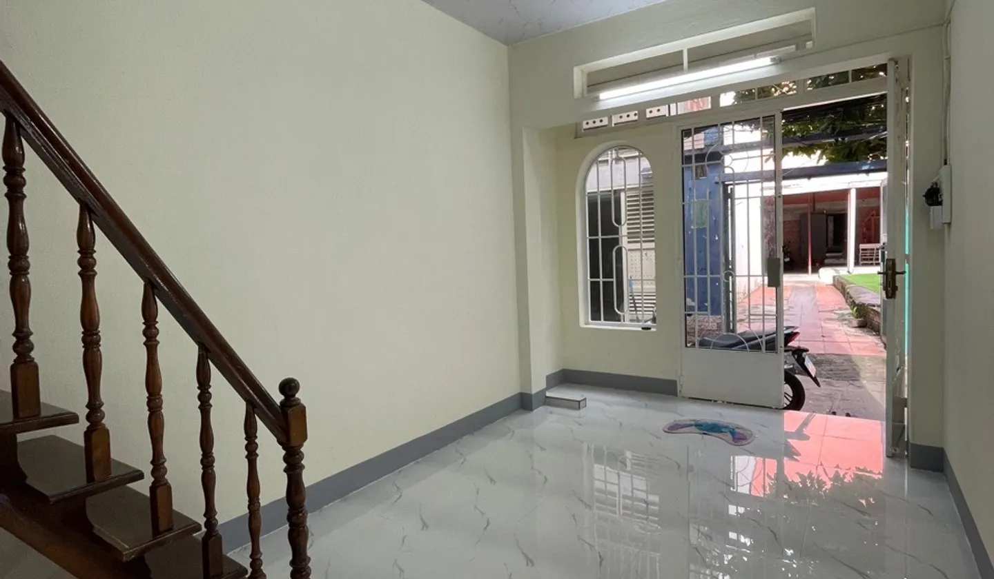 Nhà lô góc 2 tầng tiện nghi ở Quận 7 giá hấp dẫn... Bán nhà riêng tại Tân Hưng, Hồ Chí Minh 01