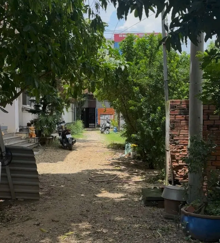 Nhà mặt phố Nguyễn Ảnh Thủ, diện tích lớn 2200m, tại Hóc Môn... Bán nhà mặt phố tại Đông Thạnh, Hồ Chí Minh 01