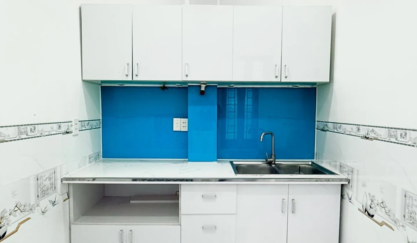 Nhà 4 tầng xinh xắn, hẻm nhỏ, giá hợp lý tại quận trung tâm... Bán nhà riêng tại Vườn Lài, Hồ Chí Minh 01