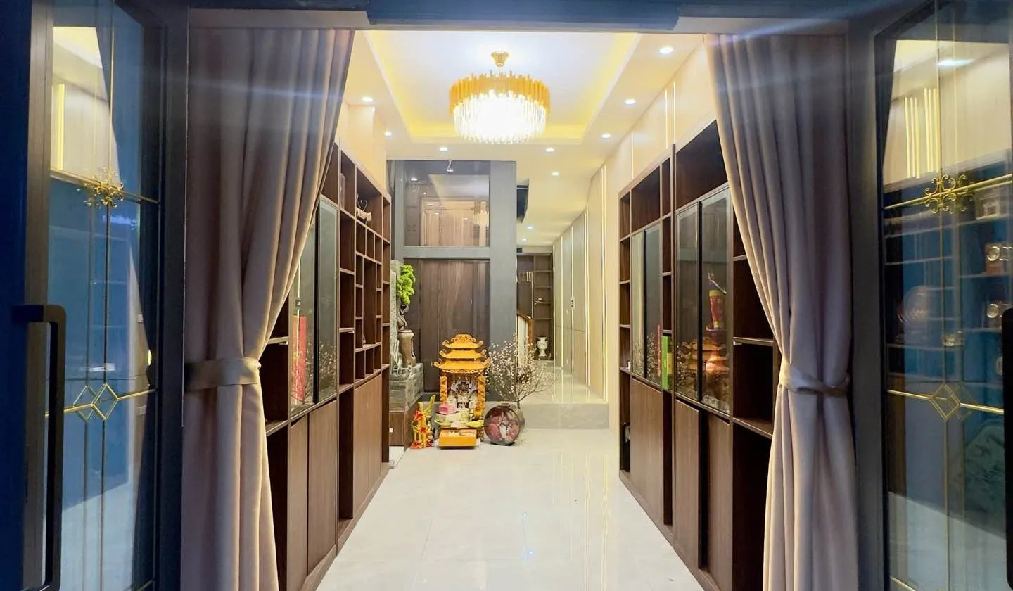 Bán nhà mặt phố tại phường Lạc Long Quân, 6 tầng thang máy, view Hồ Tây... Bán nhà mặt phố tại Tây Hồ, Hà Nội 01