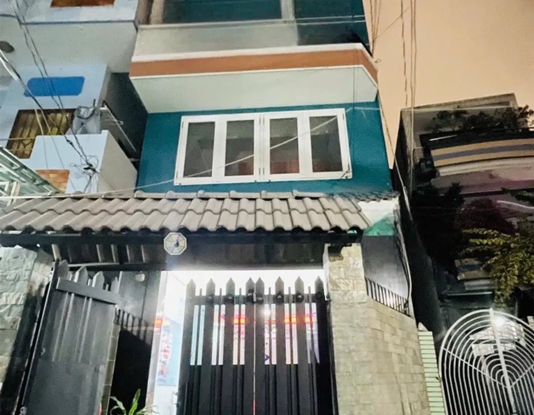 Nhà 4 Tầng Sân Rộng Gần Trường Chinh - Giá Tốt Cho Gia Đình Lớn... Bán nhà riêng tại Tân Bình, Hồ Chí Minh 01