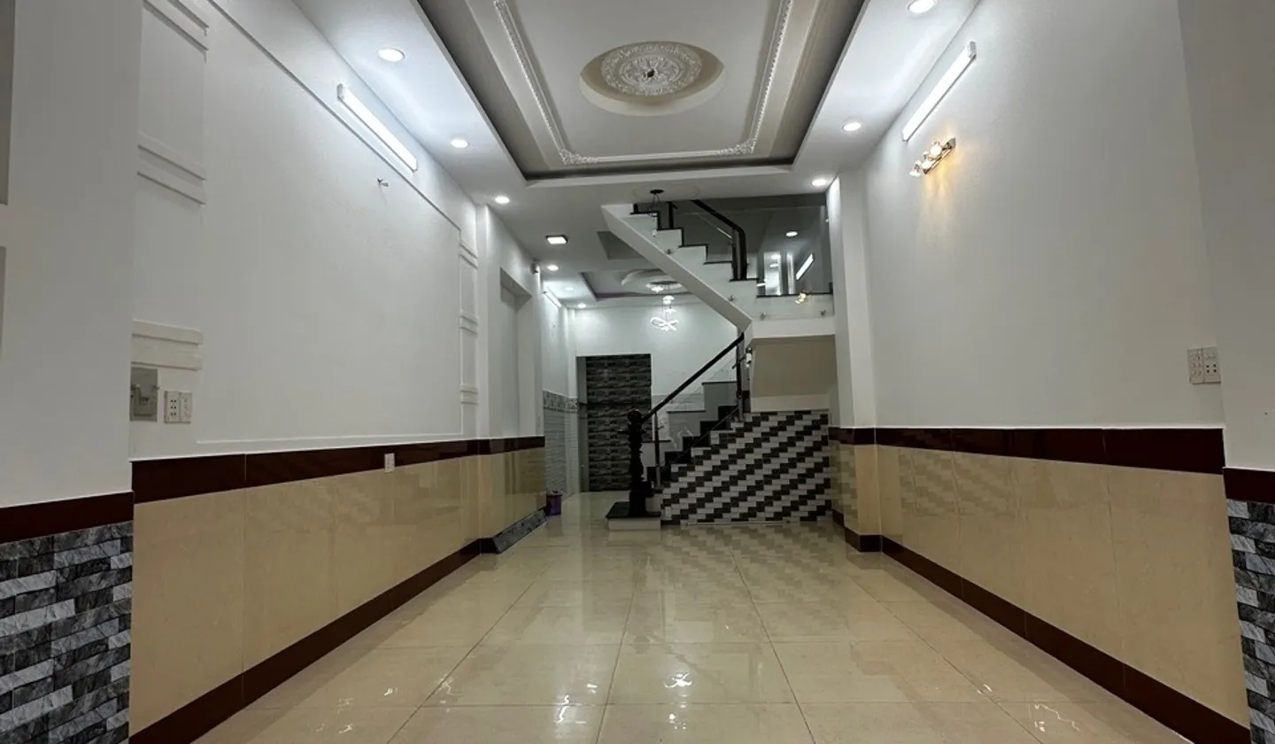 Khu nhà biệt thự đẹp mặt tiền đường 8m quận 12... Bán nhà riêng tại Tân Thới Hiệp, Hồ Chí Minh 01