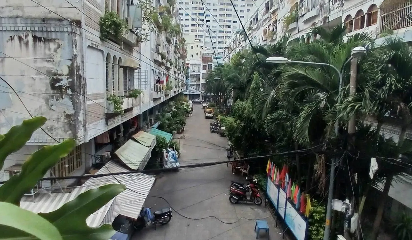 TRỤC TÔN ĐẢN - NHÀ 3 TẦNG - 2PN - SỔ RIÊNG - NHỈNH 1 TỶ... Bán nhà riêng tại Khánh Hội, Hồ Chí Minh 01