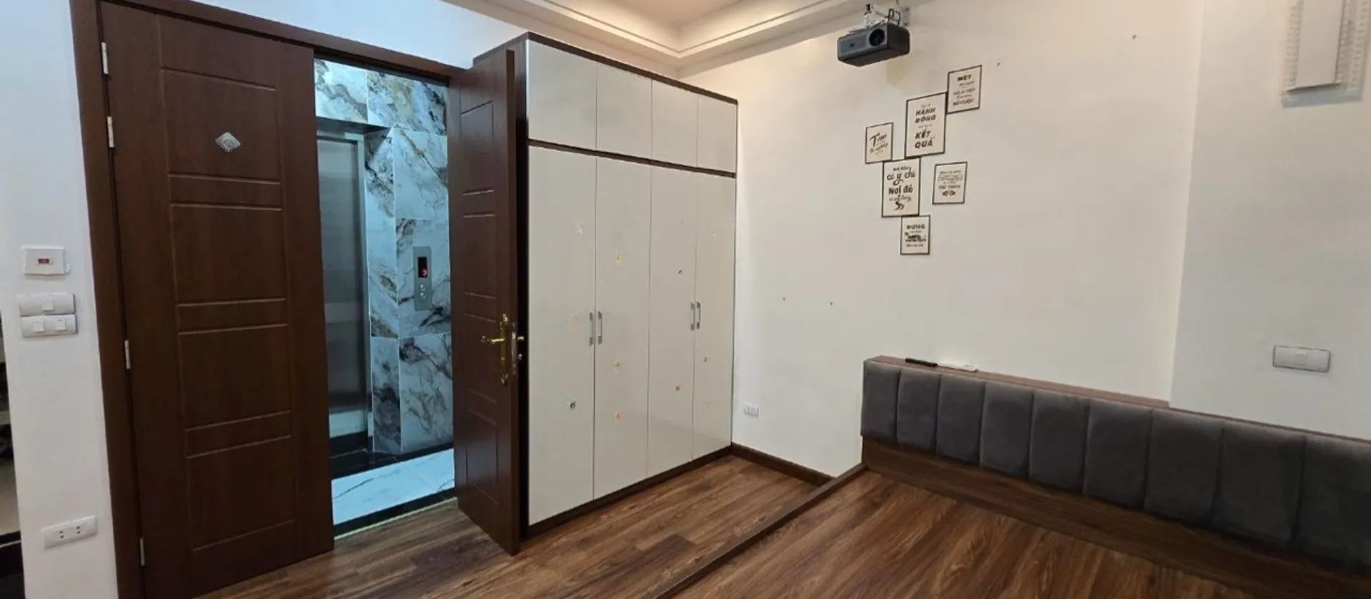 Ô TÔ 4 CHỖ ĐỖ SÁT CỔNG-7 TẦNG- THANG MÁY- XÂY MỚI-TÔN ĐỨC THẮNG-13.3 TỶ... Bán nhà riêng tại Văn Miếu - Quốc Tử Giám, Hà Nội 01
