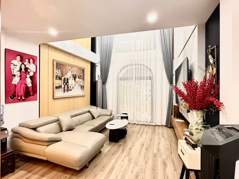 HỒ TÂY - VỊ TRÍ CỰC HIẾM NHÀ BÁN - NGÕ THÔNG - THANG MÁY - GẦN Ô TÔ - FULL NỘI THẤT... Bán nhà riêng tại Tây Hồ, Hà Nội 01