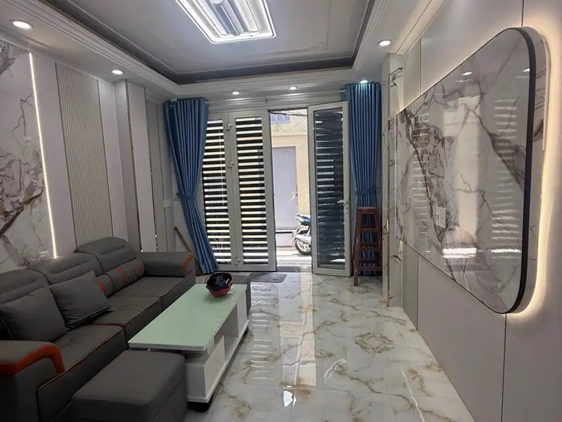 NHÀ 3 TẦNG - Ở LIỀN - GẦN ĐƯỜNG XE TẢI - KẾ CHỢ BÙI VĂN BA - 4PN - 4,86 TỶ... Bán nhà riêng tại Tân Thuận, Hồ Chí Minh 01
