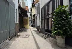 Nhà 4 tầng 6 phòng ngủ sạch sẽ, vị trí trung tâm, tiện ích đầy đủ... Bán nhà riêng tại Hòa Hưng, Hồ Chí Minh 02