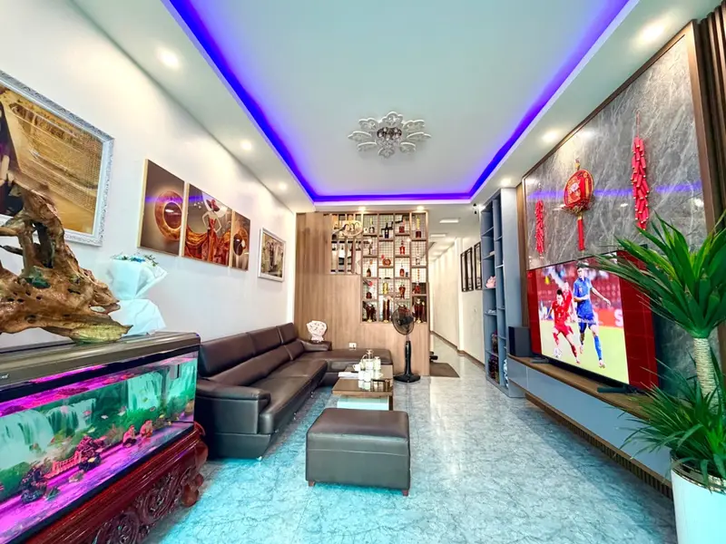 🏡Bán nhà 3 tầng ngõ 20 Cao Xanh, ngay gần Ford Cao Xanh
✔️ Diện tích: 82,2m2. mặt tiền: 5m... Bán nhà riêng tại Cao Xanh, Quảng Ninh 01