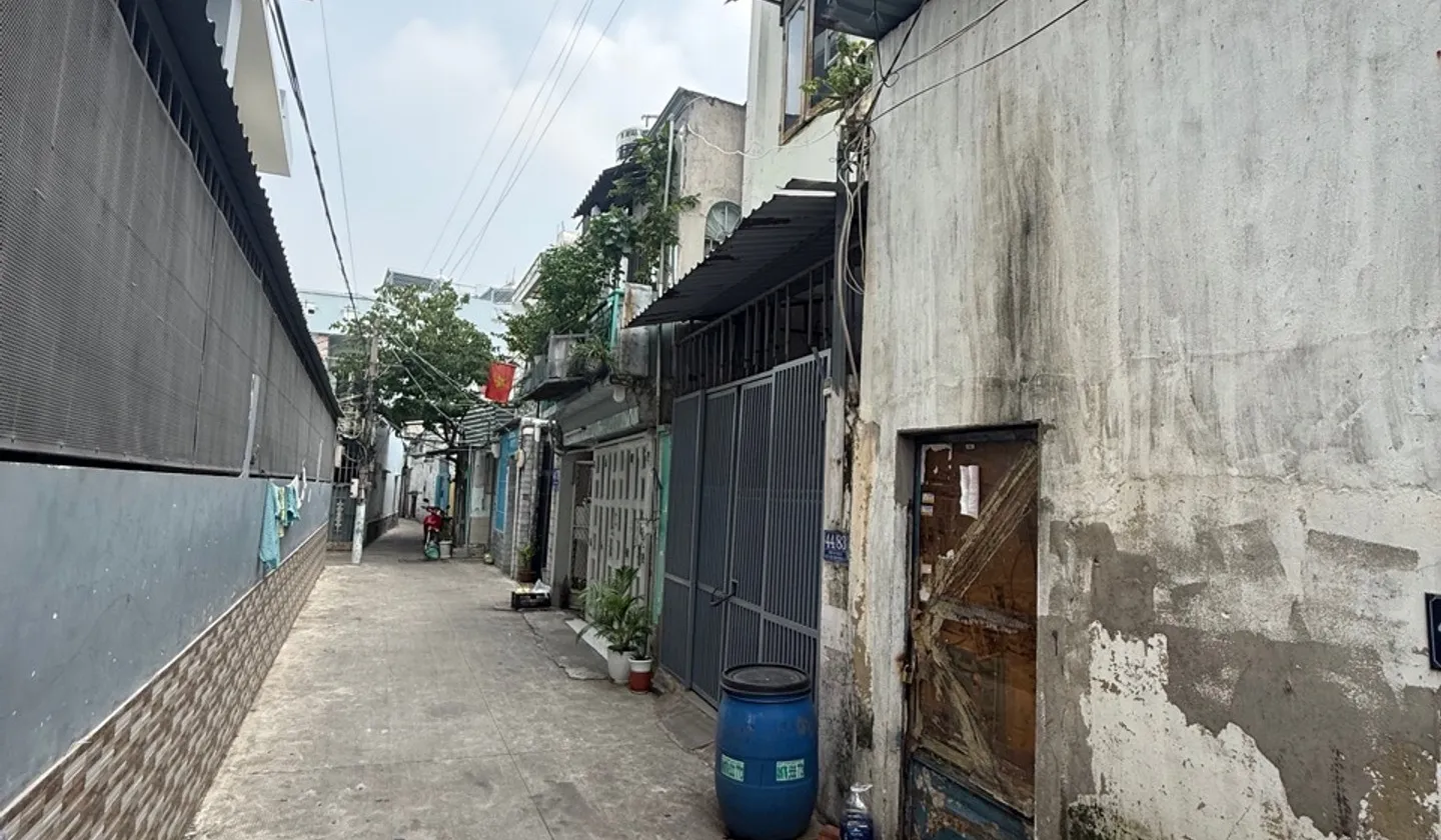 Cơ Hội Hiếm Có: Nhà Phố 2 Tầng Bùi Văn Ba, Thu Nhập Ổn Định Giá Tốt... Bán nhà riêng tại Tân Thuận, Hồ Chí Minh 01