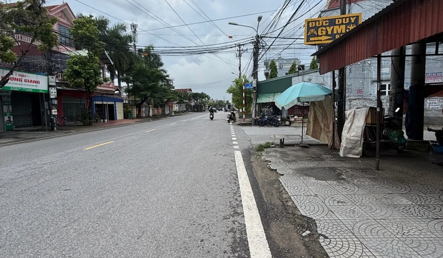 Nhà lô góc kiên cố tại khu dân cư yên tĩnh với thiết kế hiện đại và nội thất hoàn thiện... Bán nhà riêng tại An Hải, Hải Phòng 01