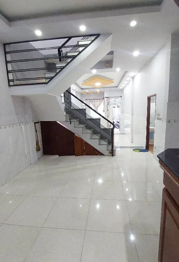 🏠 VỊ TRÍ THOÁNG - NGANG GẦN 6M - HẺM CỤT YÊN TĨNH ĐƯỜNG PHẠM THẾ HIỂN CHỈ NHỈNH 6 T Ỷ... Bán owner_side tại Bình Đông, Hồ Chí Minh 01