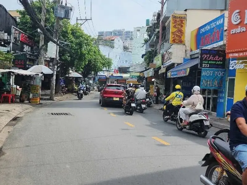 NHÀ MẶT TIỀN KINH DOANH - 3 TẦNG HIẾM - XE HƠI NGỦ TRONG NHÀ... Bán nhà mặt phố tại Bảy Hiền, Hồ Chí Minh 01