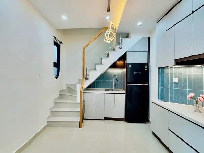 Nhà 3 lầu, đầy đủ tiện nghi tại Trần Quốc Toản, Tân Định. Vị thế trung tâm, tiện ích tuyệt vời.... Bán nhà riêng tại Xuân Hòa, Hồ Chí Minh 01