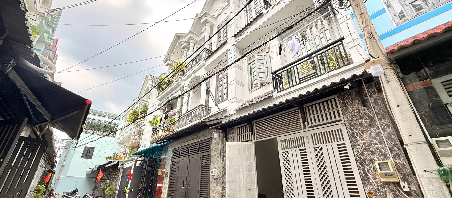 Nhà sổ riêng,ngang 4,2m +3 tầng, ô tô đỗ cửa ,Tân Chánh Hiệp 8, p Trung Mỹ Tây quận 12, giá 5.05 tỷ... Bán nhà riêng tại Trung Mỹ Tây, Hồ Chí Minh 01