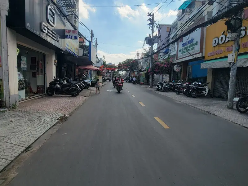 Nhà mặt phố 4 tầng, thu nhập cho thuê cực đỉnh tại quận sôi động... Bán nhà mặt phố tại Hòa Hưng, Hồ Chí Minh 01
