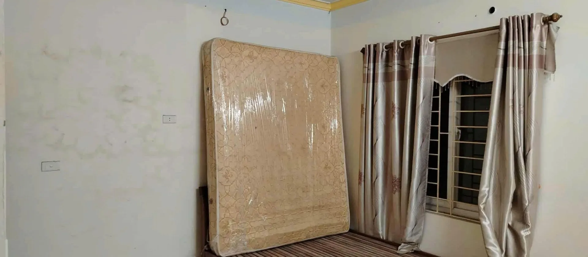 Bán nhà riêng 4 tầng tại Nguyễn Văn Cừ, lô góc, mặt ngõ ô tô, kinh doanh... Bán nhà riêng tại Bồ Đề, Hà Nội 01