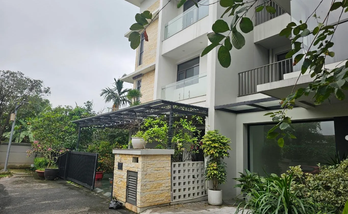 Bán biệt thự liền kề - Long Biên - Thạch Bàn - DT 233m - 4x ti... Bán nhà mặt phố tại Bát Tràng, Hà Nội 01