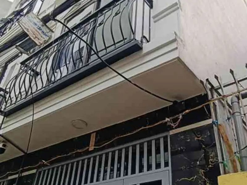 BÁN NHÀ PHỐ LĨNH NAM NGÕ THÔNG - VF3 ĐỖ CỬA - NHÀ ĐẸP LONG LANH FULL NỘI THẤT VỀ Ở NGAY... Bán nhà riêng tại Vĩnh Hưng, Hà Nội 01