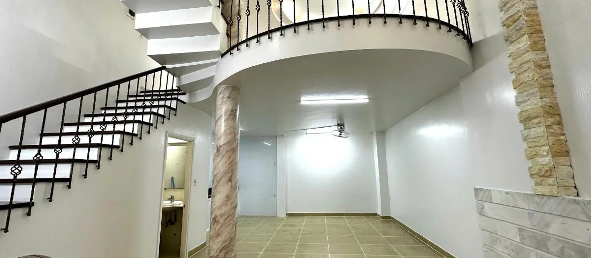 Nhà riêng 5 tầng 46m2 trung tâm Cầu Giấy, ô tô vào nhà... Bán nhà riêng tại Cầu Giấy, Hà Nội 01